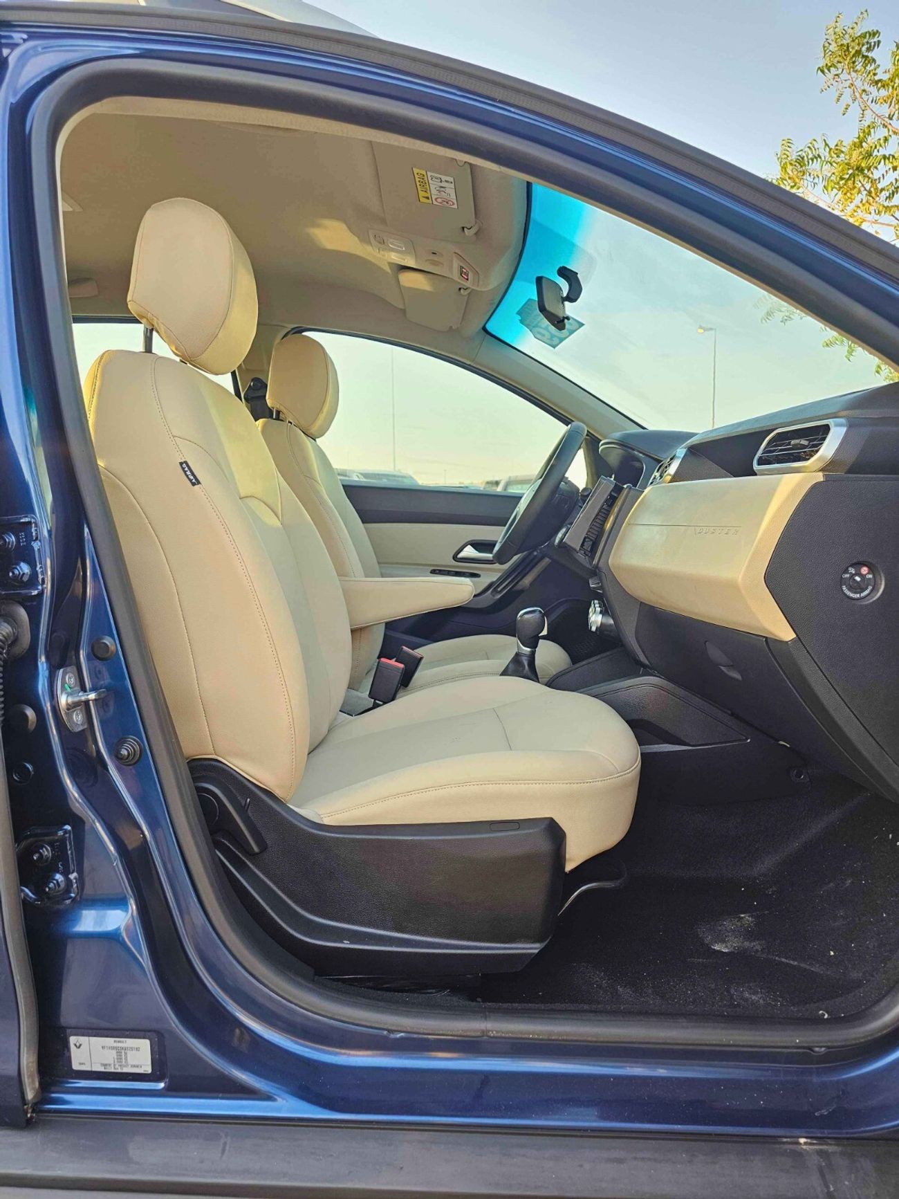 Renault Duster 2.0L 16" ALLOY RIMS / PUSH START / PARKING SENSOR / 4WD CODE#69077