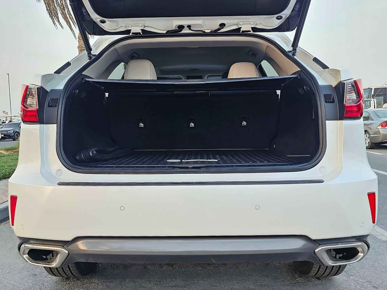 لكزس RX 350 LARGE/ SUNROOF/ RADAR/ FULL OPTION/ ORG MILEAGE/ RTA PASSED/ 1343 MONTHLY / LOT#109773