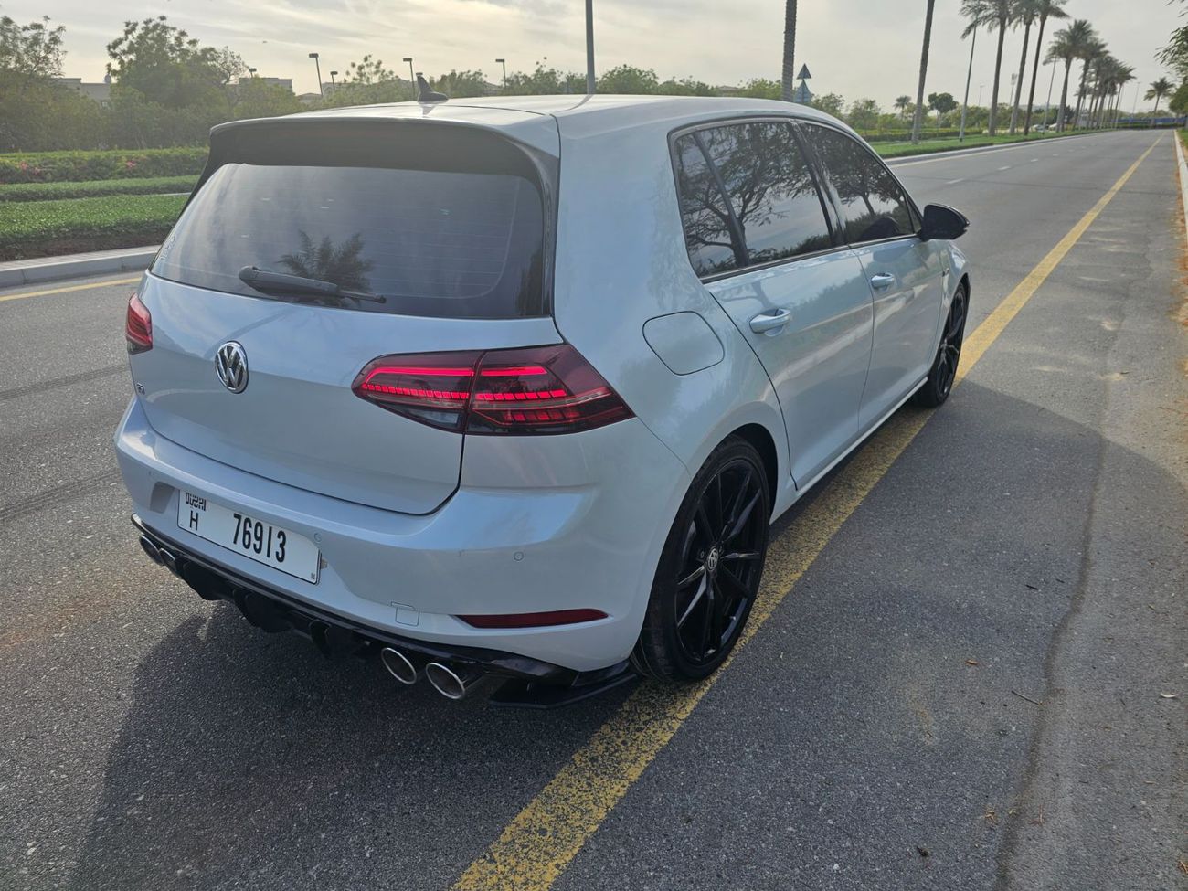 Volkswagen Golf R 