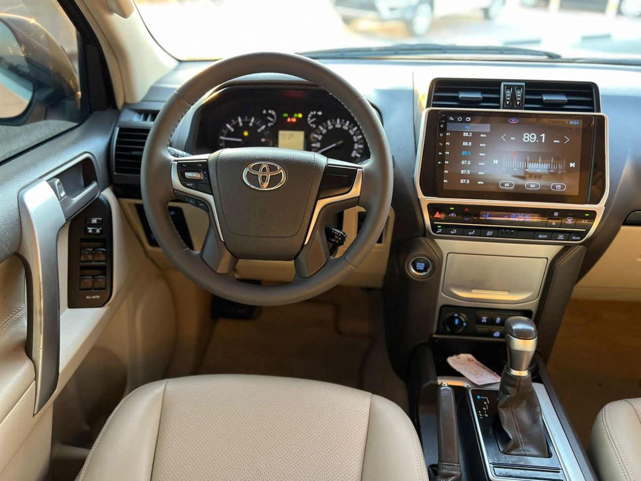 Toyota Prado 2018 Toyota Prado TXL 4.0L V6  Full Options - GCC - AWD 4x4 - Electric Seat - Rear CAM & Sensors - C