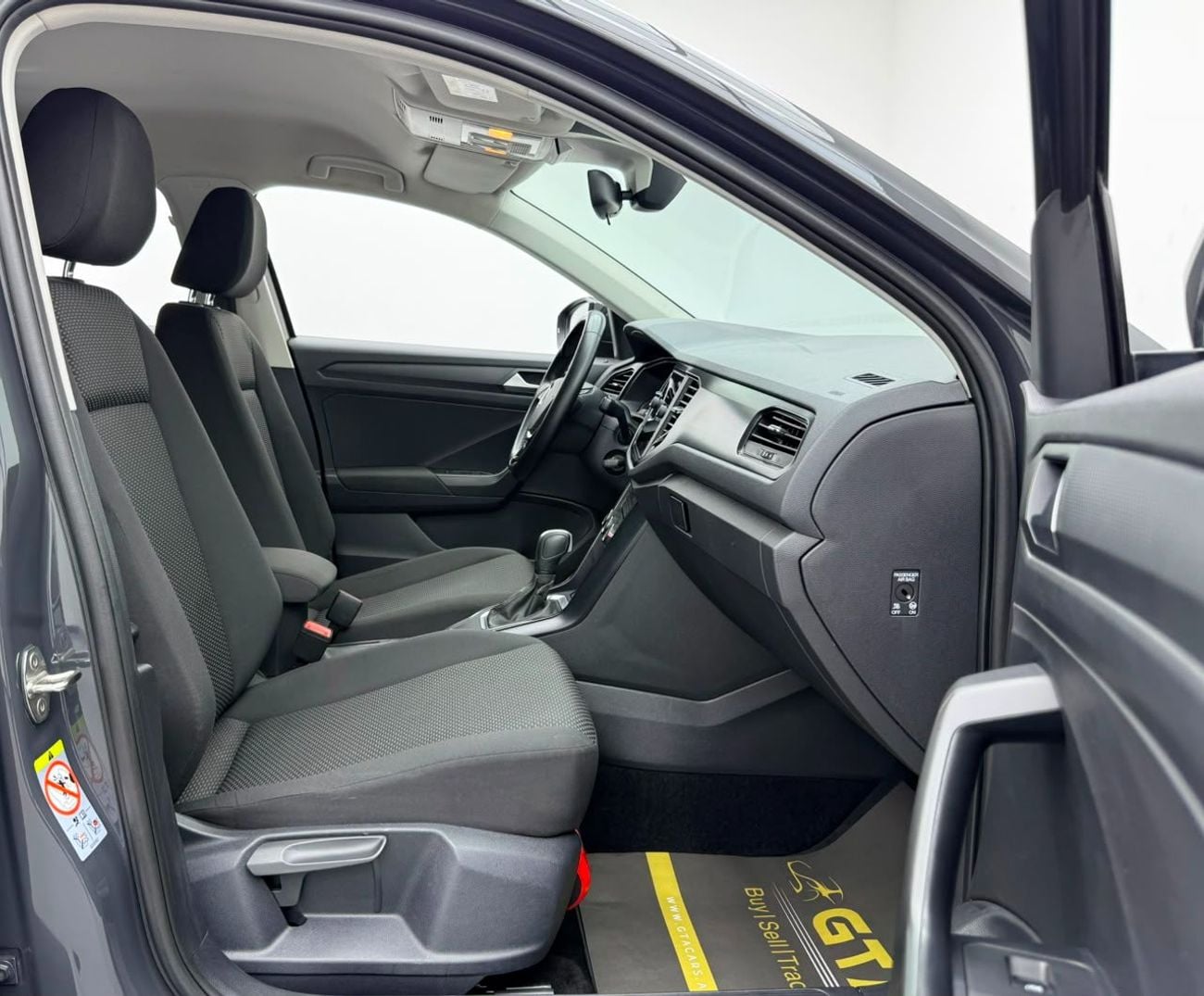 فولكس واجن T ROC 2022 Volkswagen T-Roc, Auto Guard Warranty, Excellent Condition, GCC