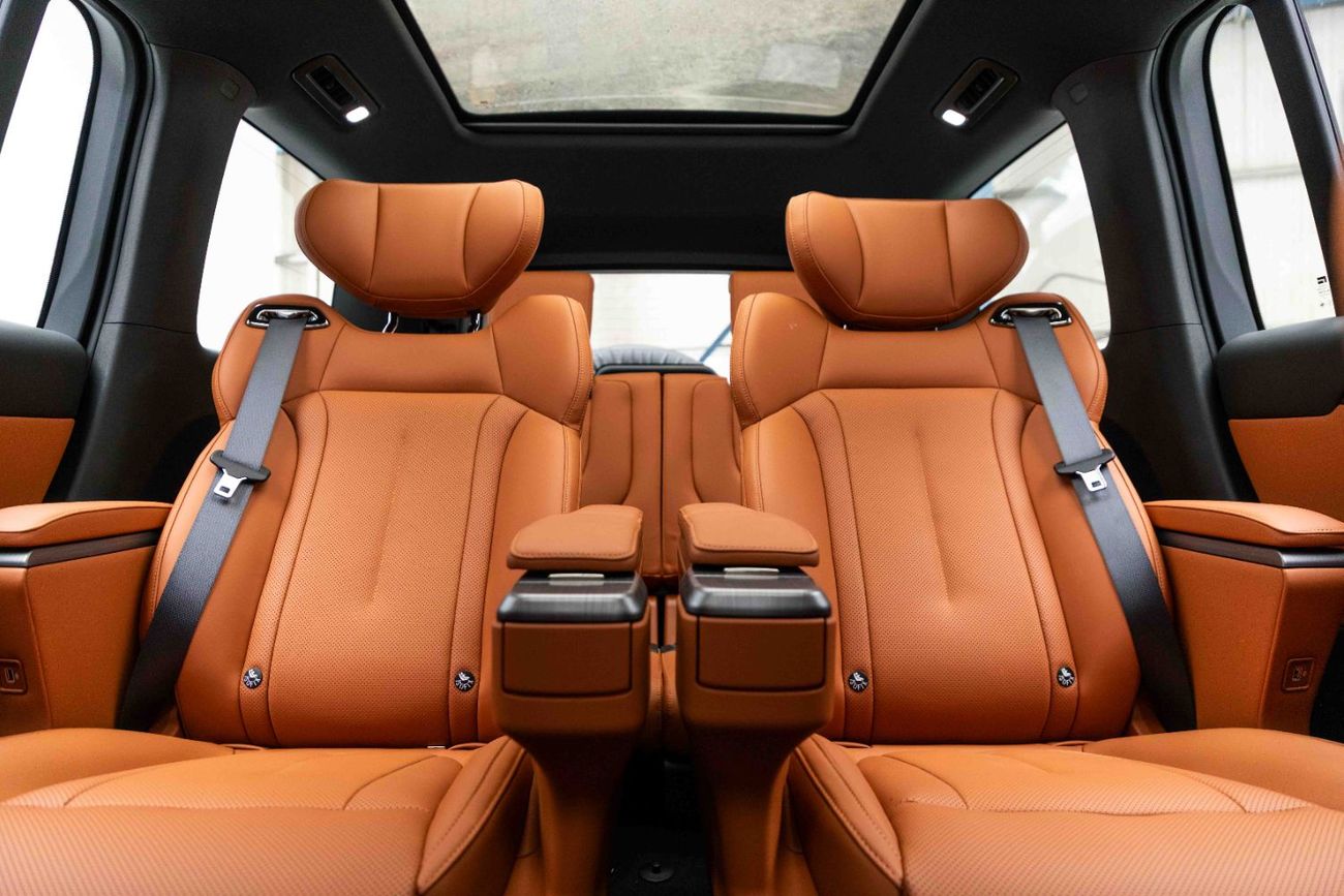 روكس 01 1.5L - Plug-in Hybrid - White Inside Orange | Export Only