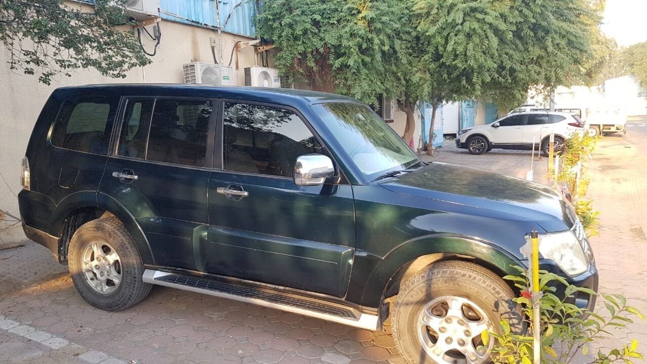 ميتسوبيشي باجيرو GLS