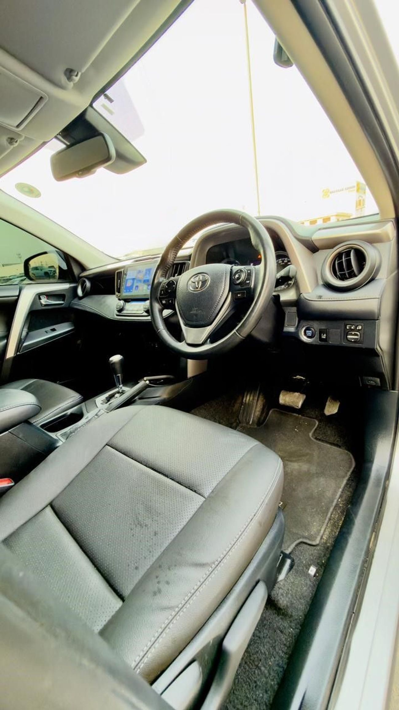 تويوتا راف ٤ -