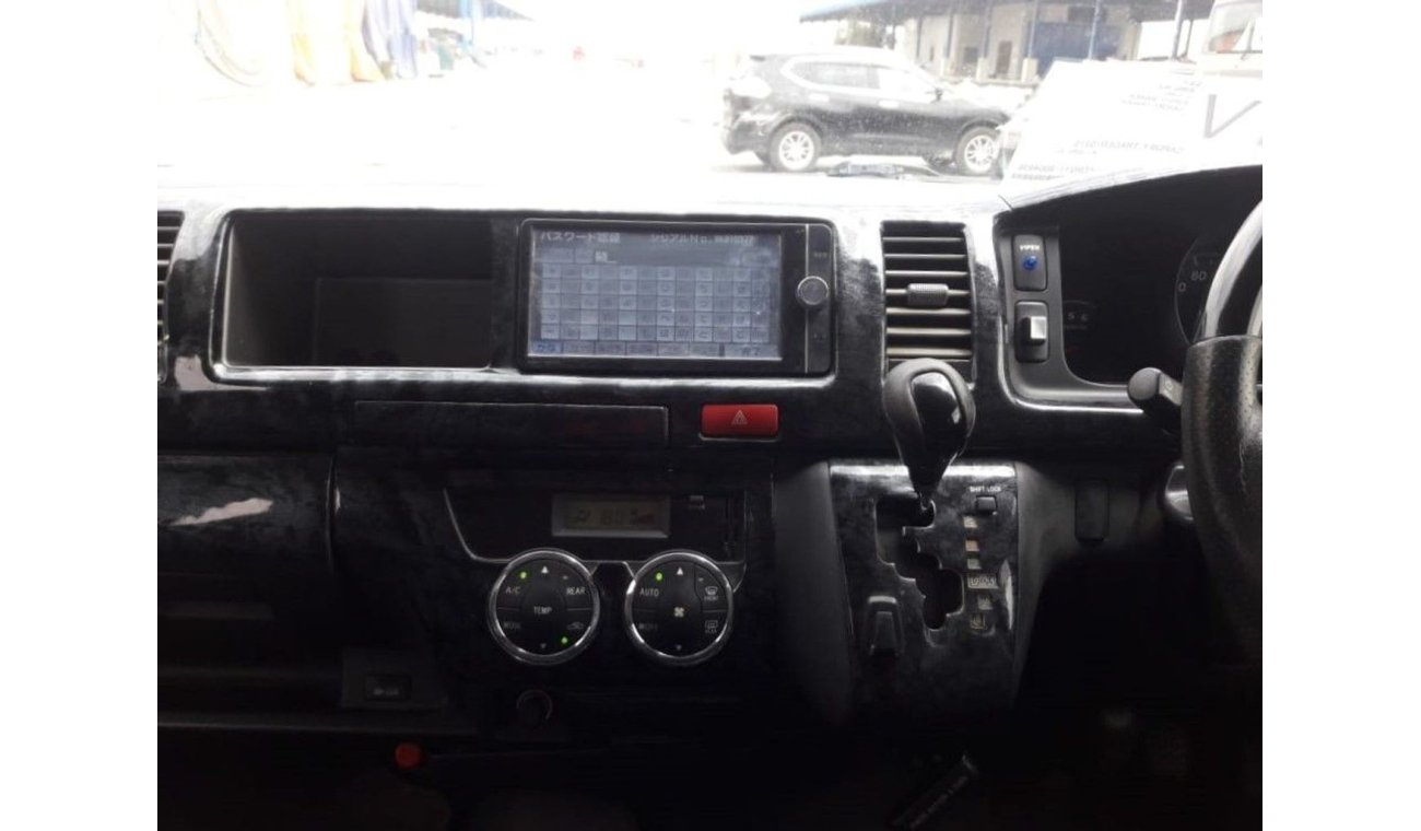 تويوتا هاياس Toyota Hiace RIGHT HAND DRIVE (Stock no PM 573 )