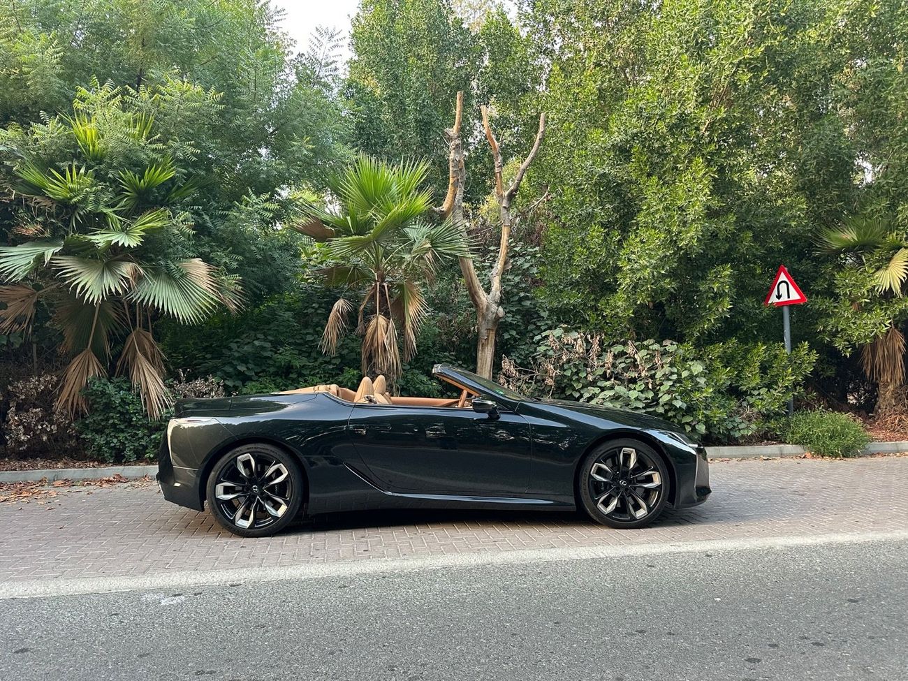 لكزس LC500 كابريوليه Titanium  5.0L