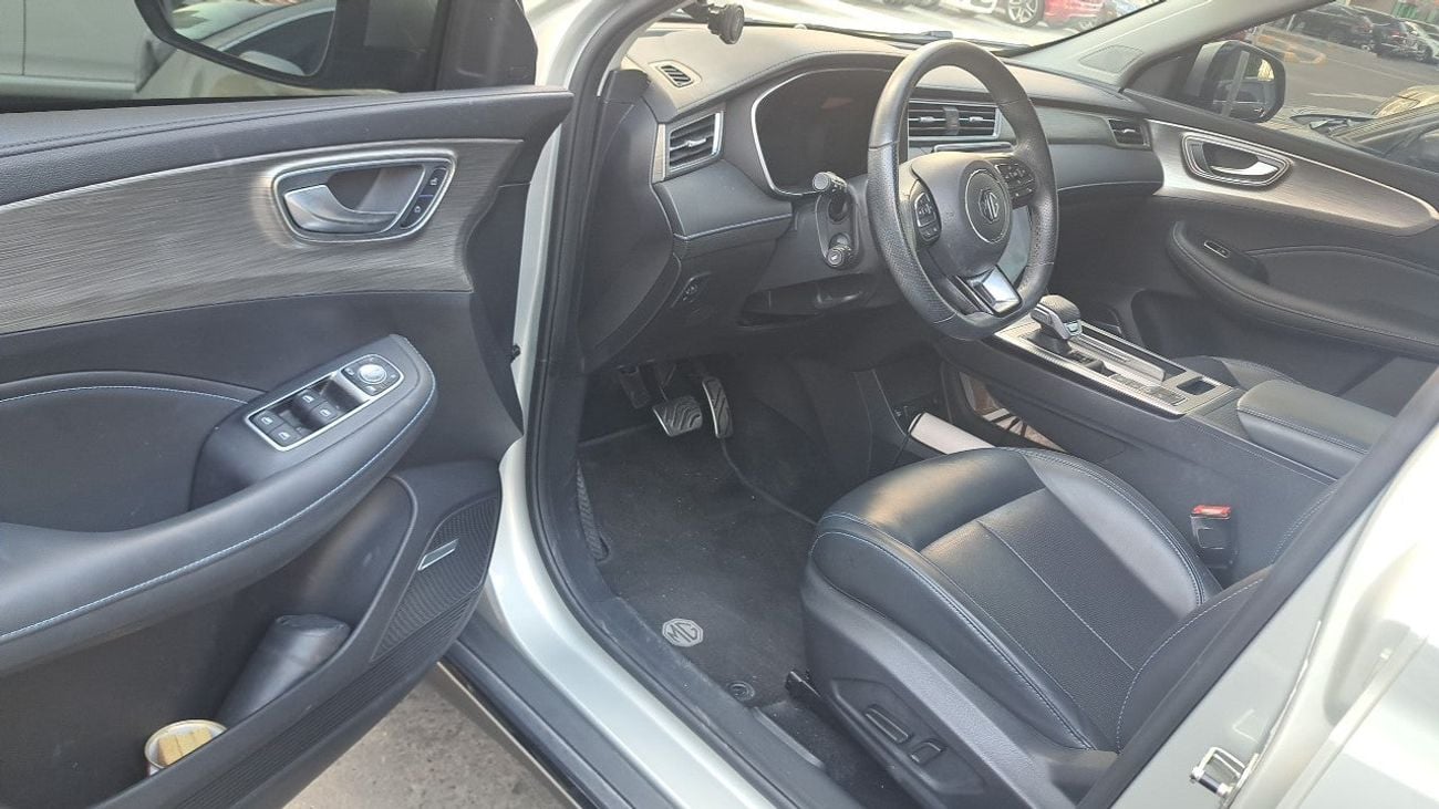 MG RX5 LUXURY 1.5 | Zero Down Payment | Home Test Drive