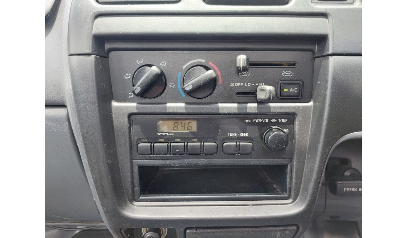 تويوتا هيلوكس TOYOTA HILUX PICK UP RHD 2003 MODEL 2.0 L PETROL AUTOMATIC(PM44912)