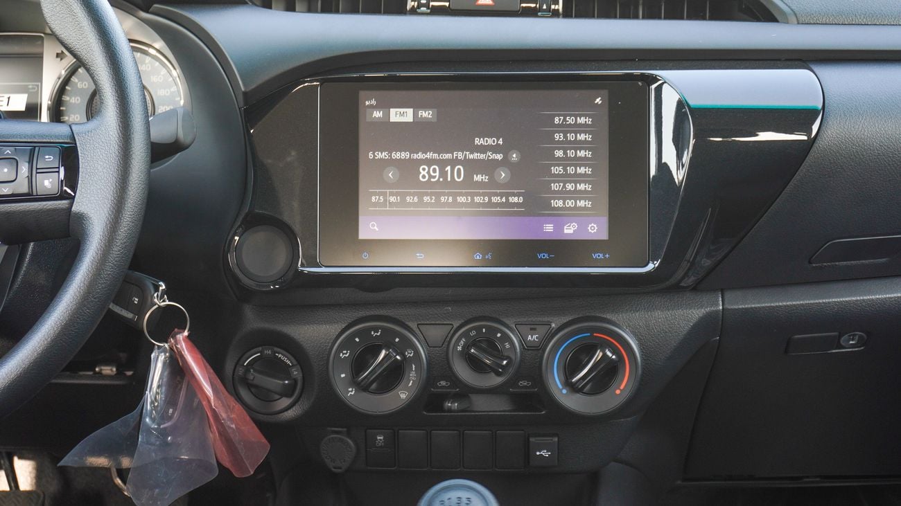 Toyota Hilux 2.4L Diesel 4WD M/T