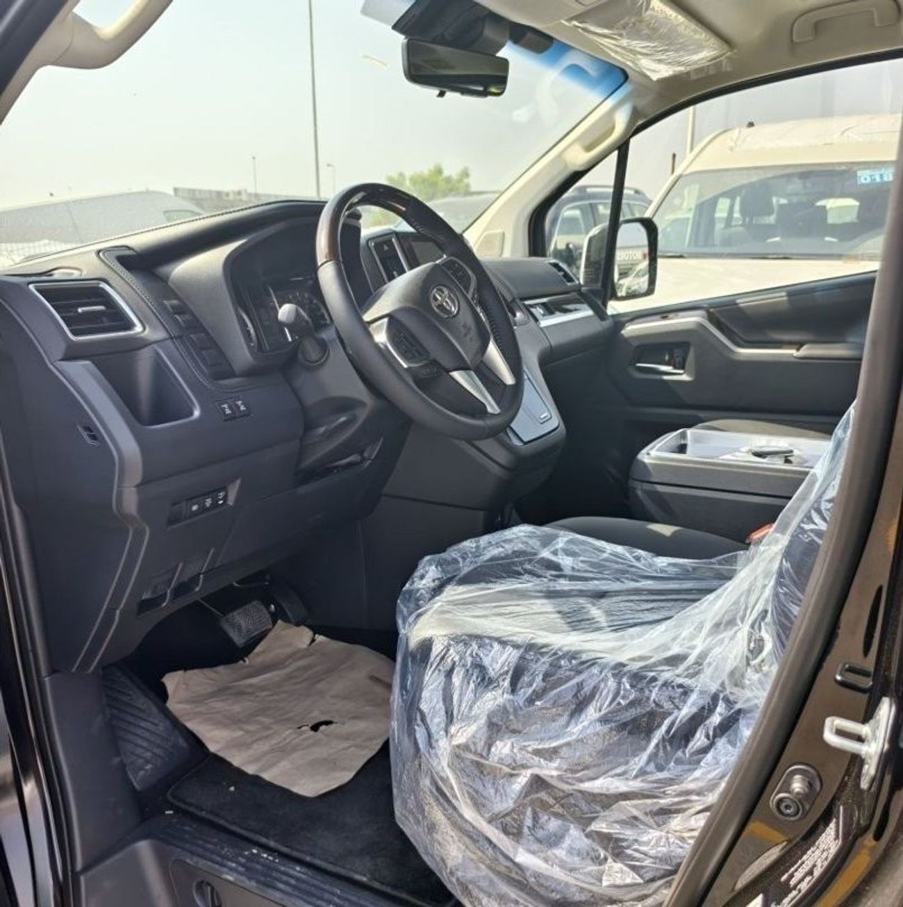 تويوتا جرافينا 2024 Toyota Granvia 3.5L 6 seater