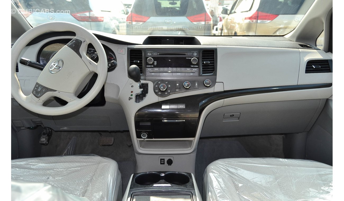 Toyota Sienna LE