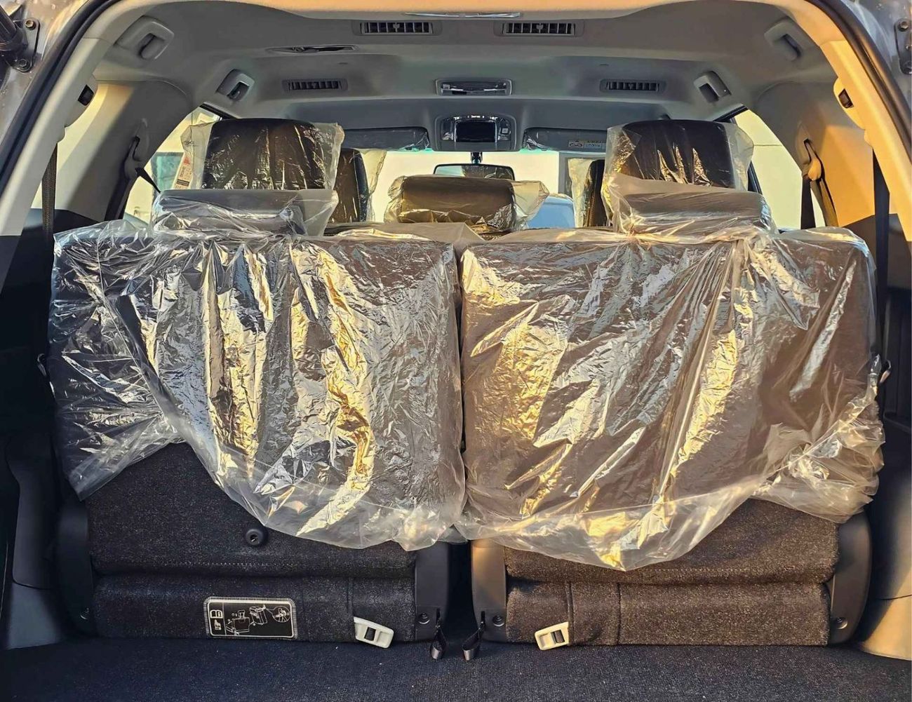 Toyota Fortuner SR5 ADVENTURE / 4.0L V6 PETROL / CLIMATE WITH LEATHER SEATS / DIFFLOCK / AUTO A/C (CODE # F6HA)