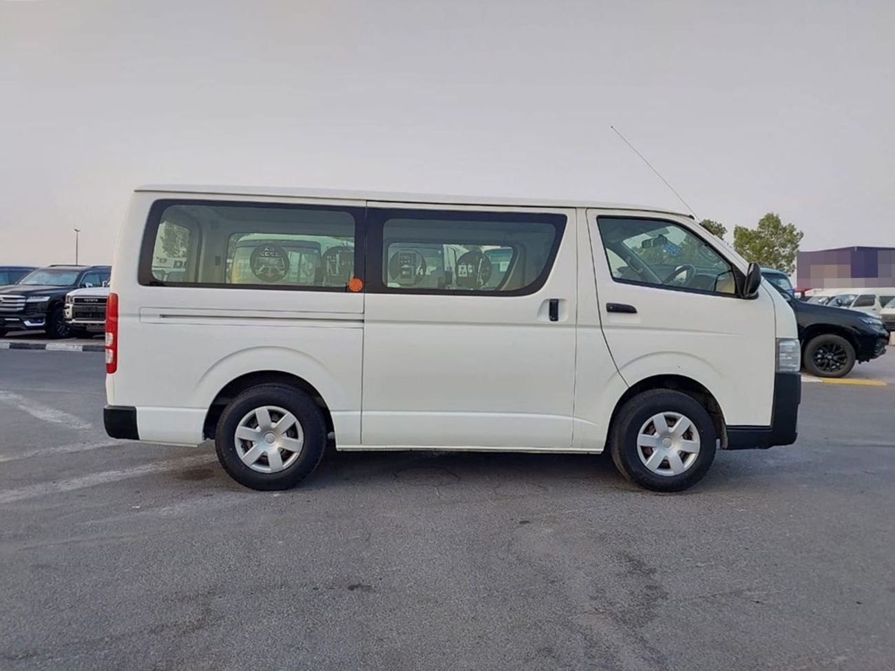 Toyota Hiace TOYOTA HIACE VAN RHD 2015 MODEL 3.0 L DIESEL AUTOMATIC(PM16901)