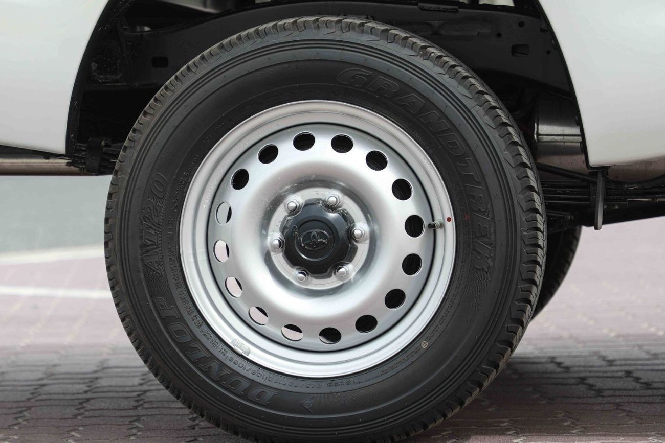 Toyota Hilux LOW 2.4 - PLATINUM WHITE PEARL inside MAROON | Export Only