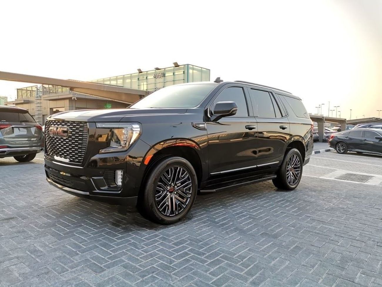 GMC Yukon Denali 6.2L (8 Seater) GMC Denali ( Short ) - 2021 - Black Edition