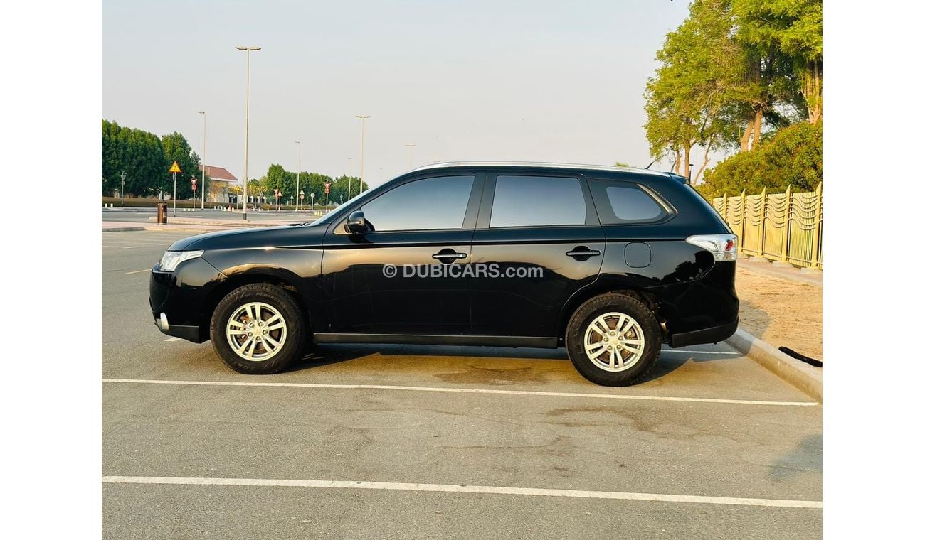 Mitsubishi Outlander 710 PM || OUTLANDER GLS  2.4L V4 4WD || 0%DP || GCC || PRISTINE CONDITION