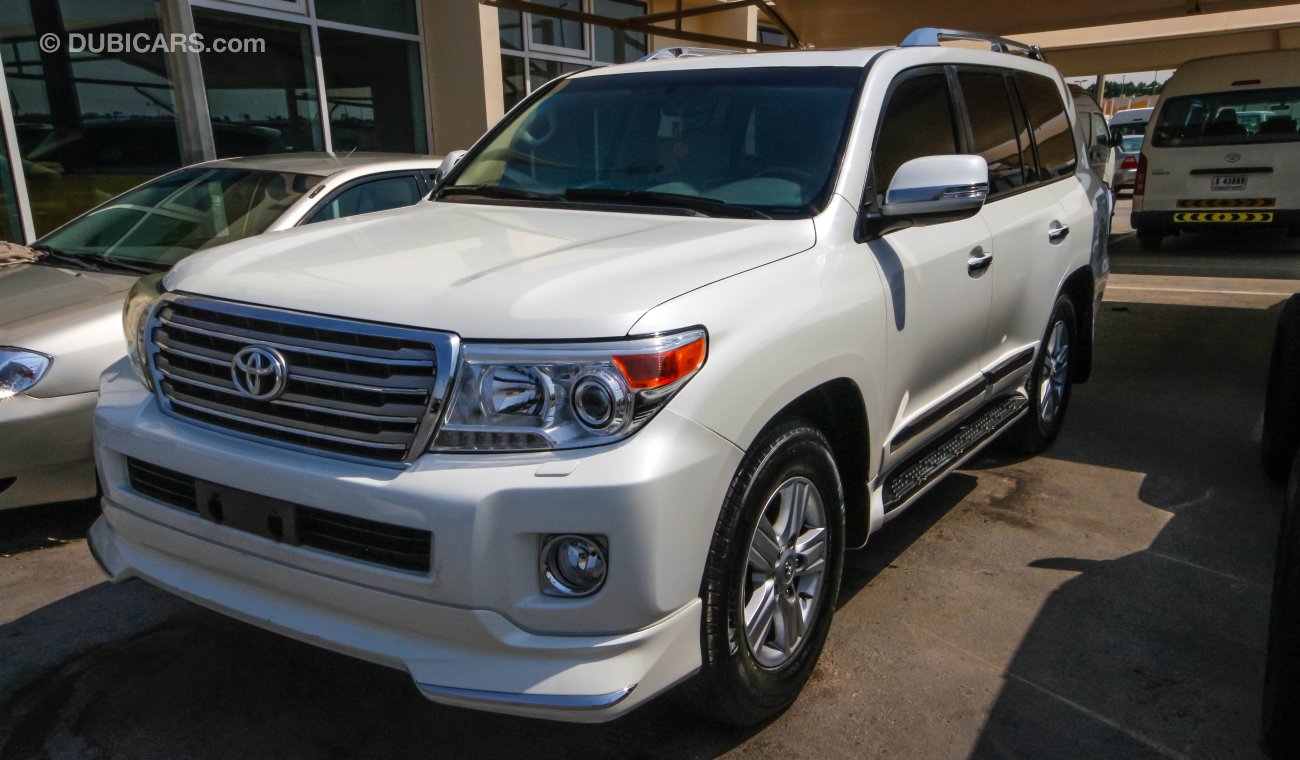 Toyota Land Cruiser GXR V8