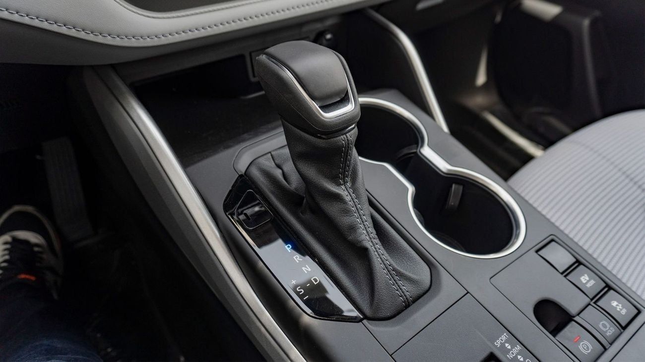 Toyota Highlander 2025 Toyota Highlander LE 2.5 HEV AT - Silver