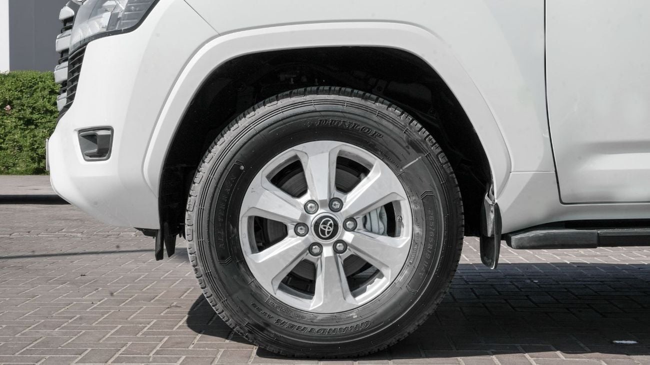 Toyota Land Cruiser 2026 Toyota Land Cruiser GXR 4.0L AT Petrol (White-Black)