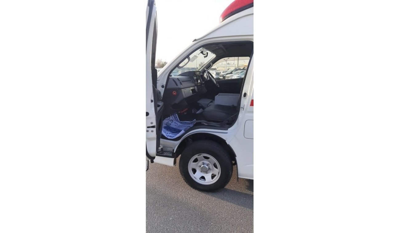 تويوتا هاياس TOYOTA HIACE OROGINAL JAPANI AMBULANCE 2TR 2.7 CC 2013 MODEL STOCK ID 1527