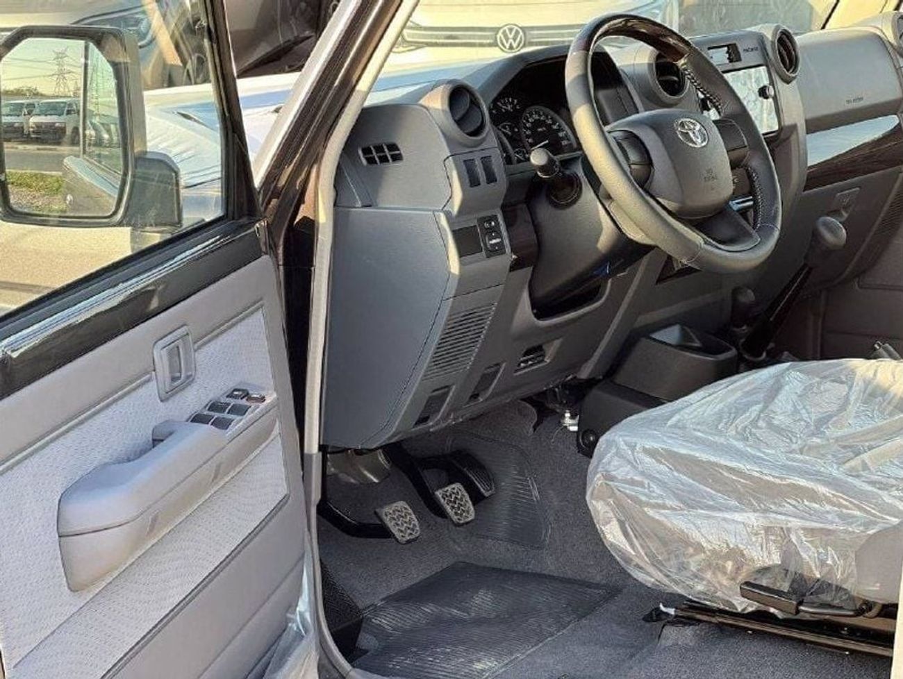 Toyota Land Cruiser 70 LC76 4.0L V6 PTR M/T //2024// STANDER OPTION WITH CRUISE CONTROL , POWER WINDOWS // SPECIAL OFFER //