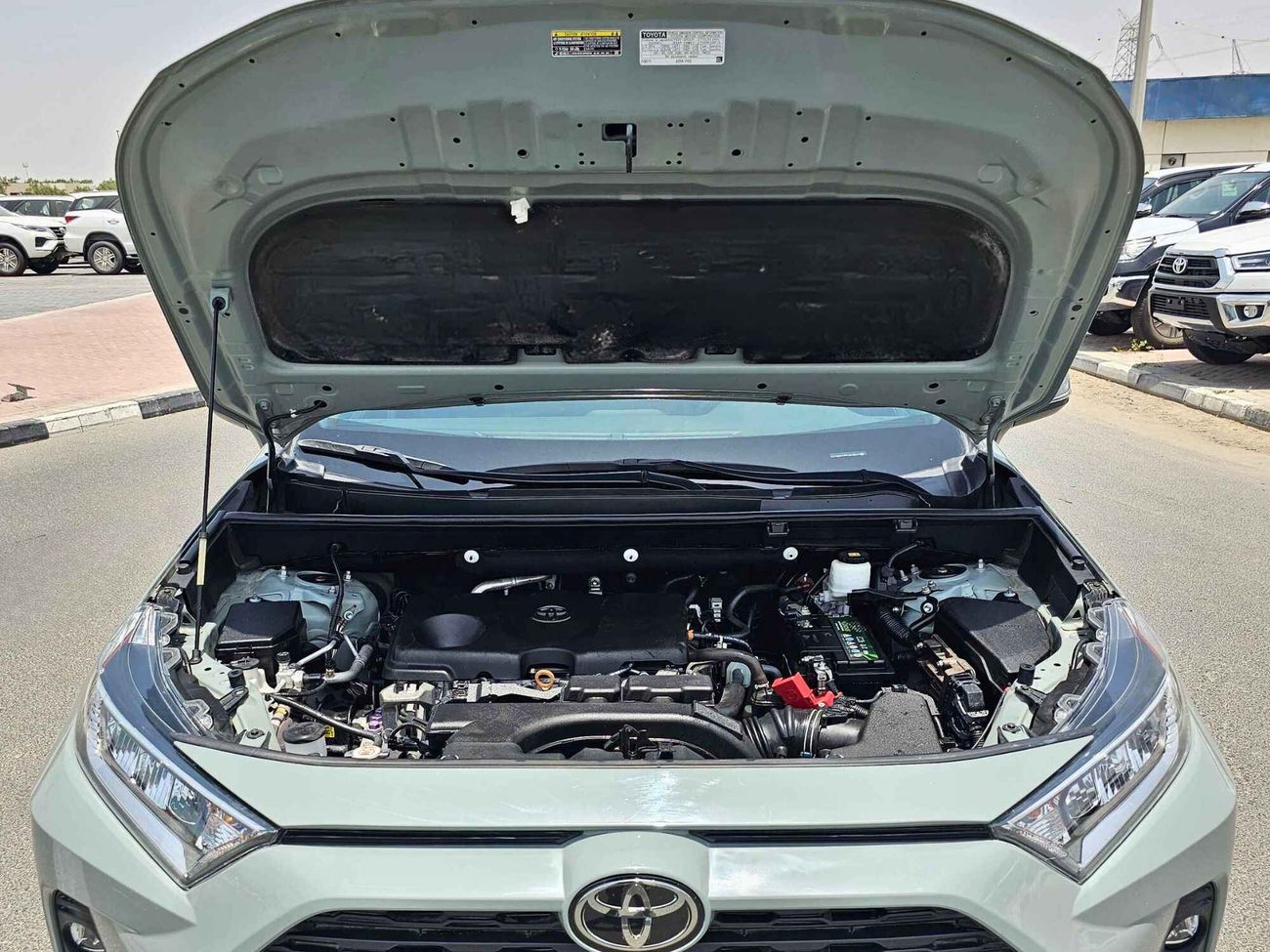 Toyota RAV4 XLE / SUNROOF/ DVD CAMERA/ LEATHER ELECTEIC SEAT/ AUTO TRUNK/ E BRAKE/ LOT# 40870