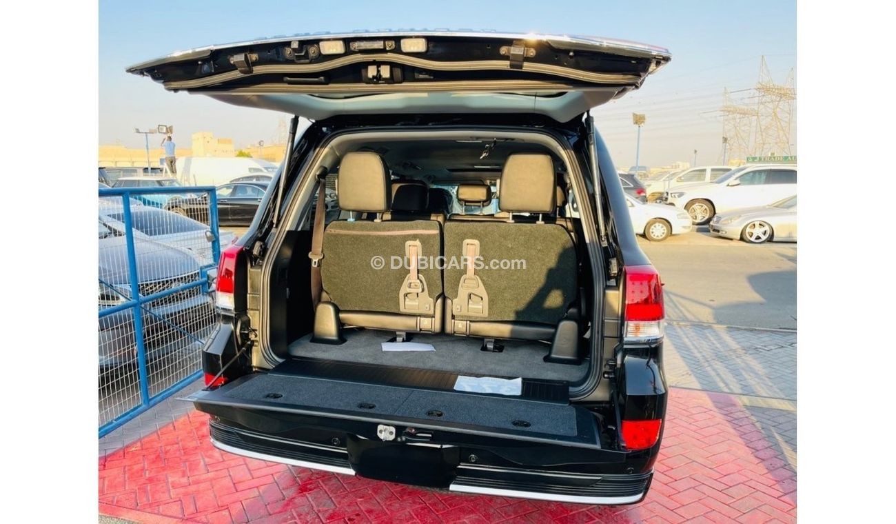 تويوتا لاند كروزر Toyota Landcruiser RHD Diesel engine model 2020 car very clean and good condition