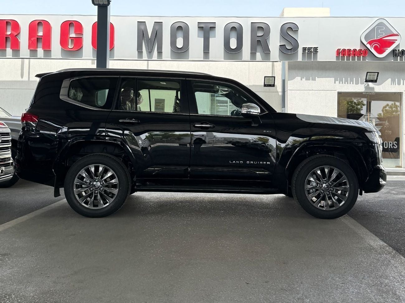 Toyota Land Cruiser 2026 TOYOTA LAND CRUISER 300 VXR 3.5 HYBRID HEV 
