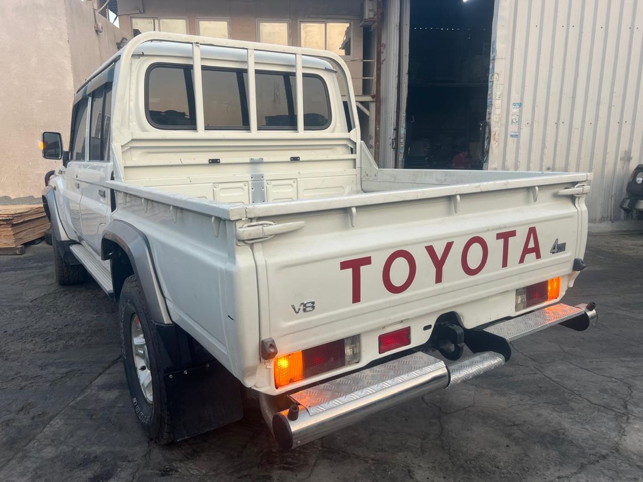 تويوتا لاند كروزر بيك آب TOYOTA LAND CRUISER PICK UP MODEL 2022 DIESEL V8 RHD