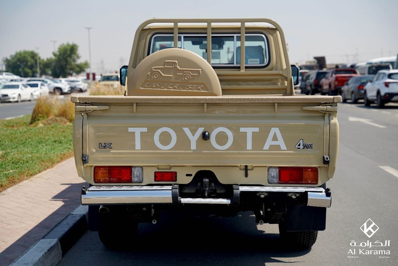 Toyota Land Cruiser Pick Up 2.8L | LX 4x4 Diesel | Alloy Wheel | Rear camera | Diff Lock | Cruise Control | GCC Specs