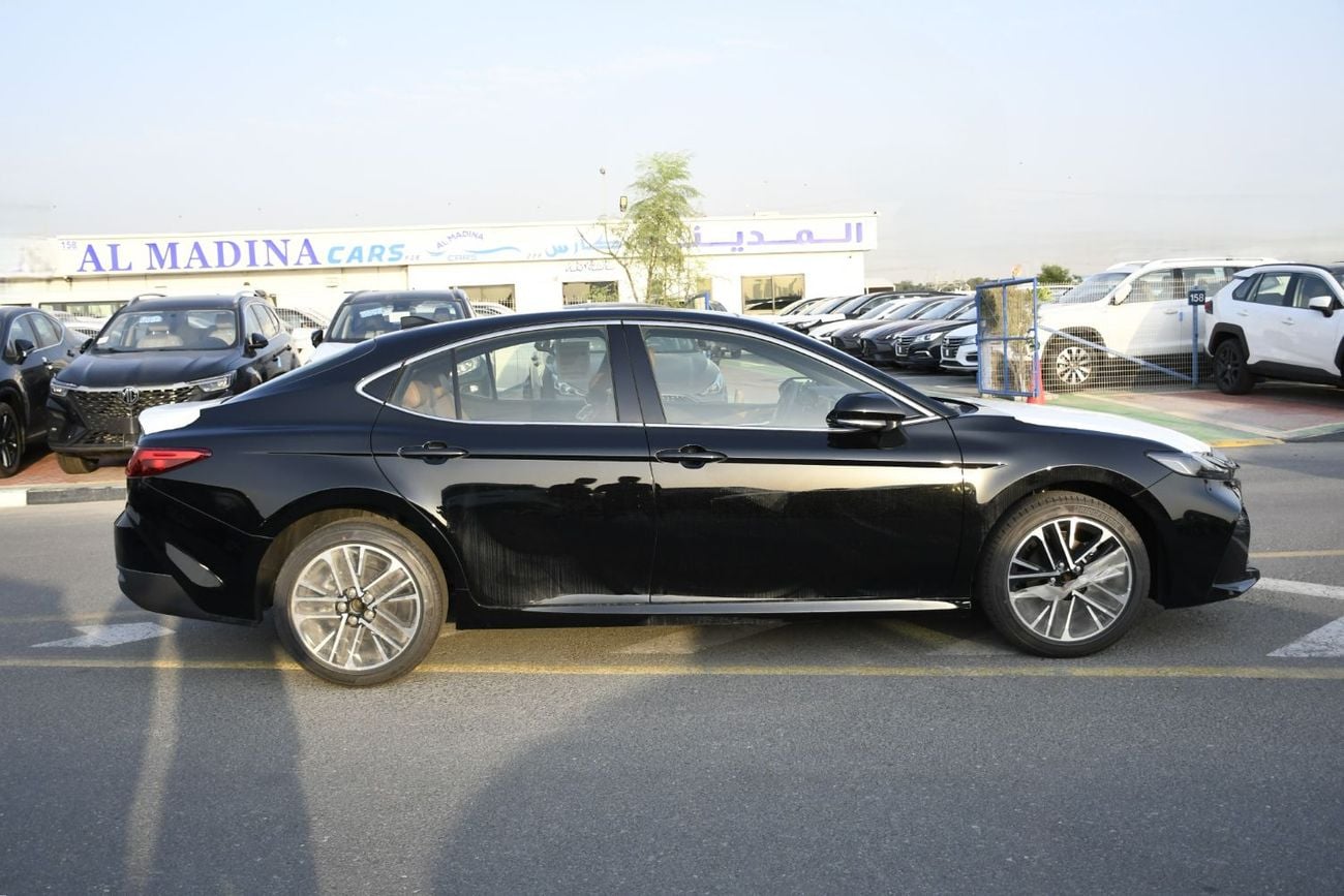 تويوتا كامري 2.5L V4 GLE Petrol ! Rader ! BSM ! Panoramic