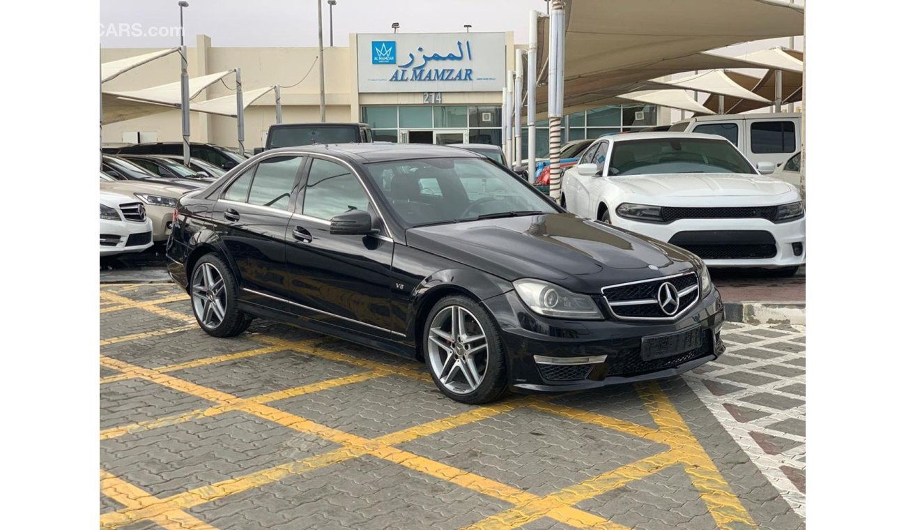 Mercedes-Benz E 230