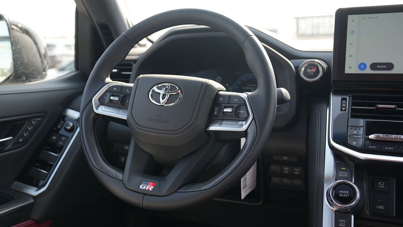 تويوتا لاند كروزر GR Sport