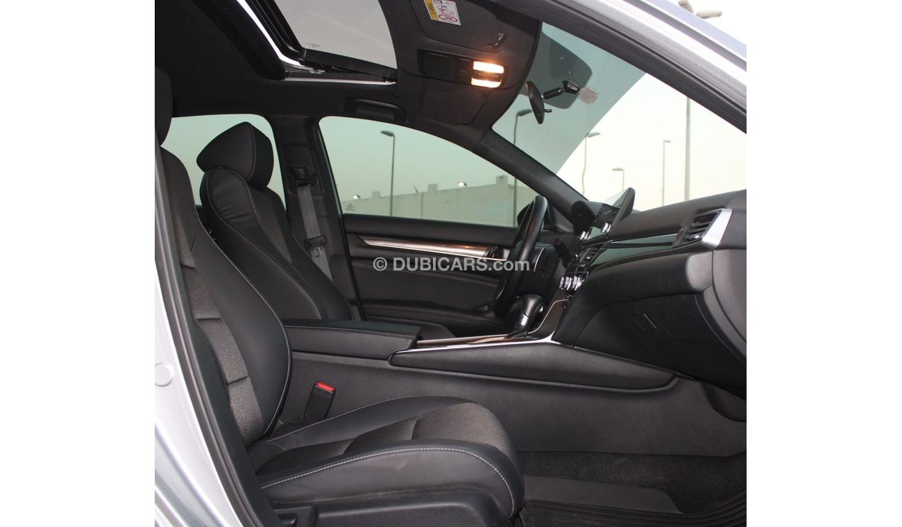 هوندا أكورد هوندا أكورد 2018 خليجي فل اوبشن بحالة ممتازة بدون صبغ بدون حوادث نظيفه جدا من الداخل والخارج