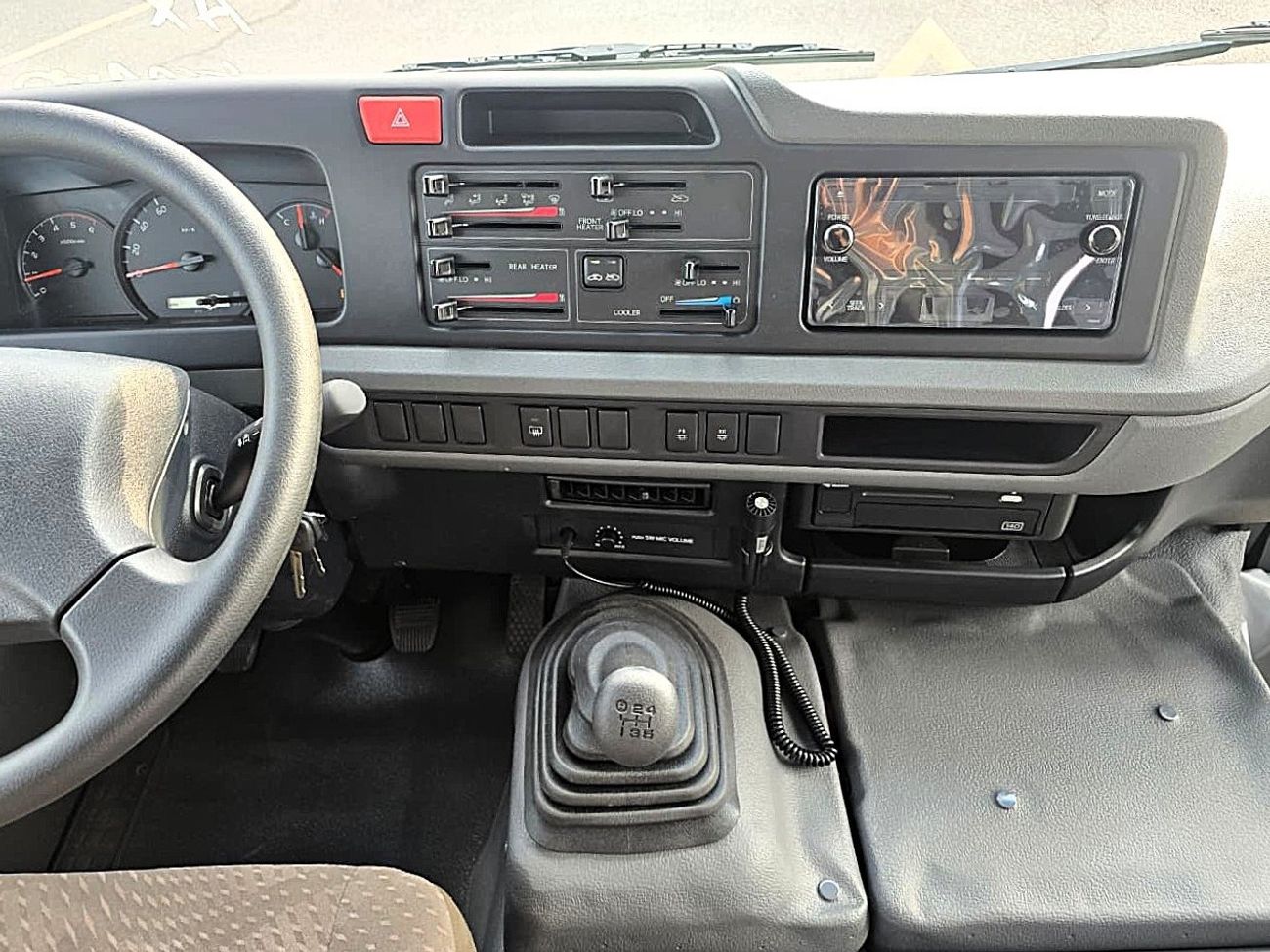 Toyota Coaster vip 4.2l diesel M/T 22 seats with electric door and cool box