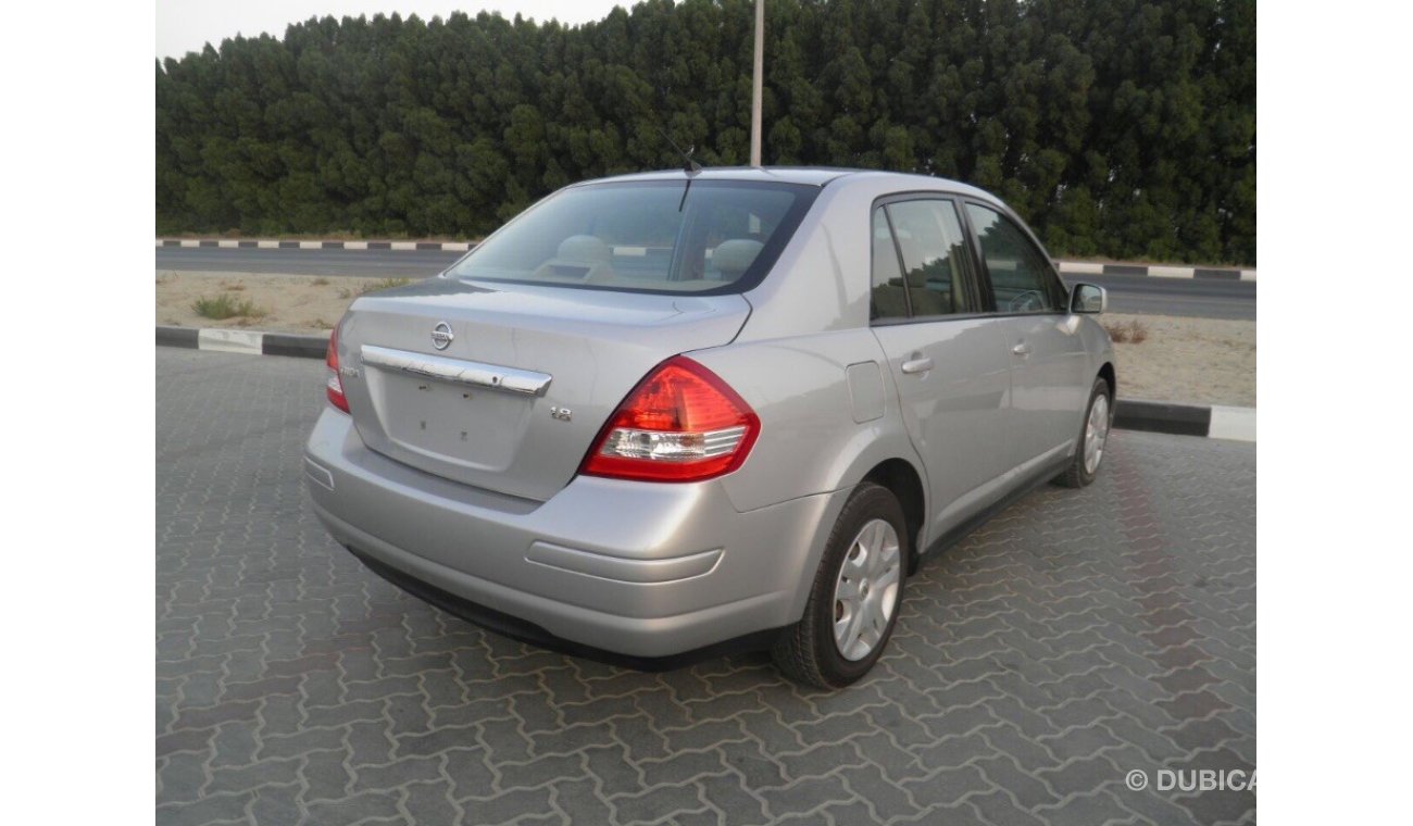 Nissan Tiida 2012