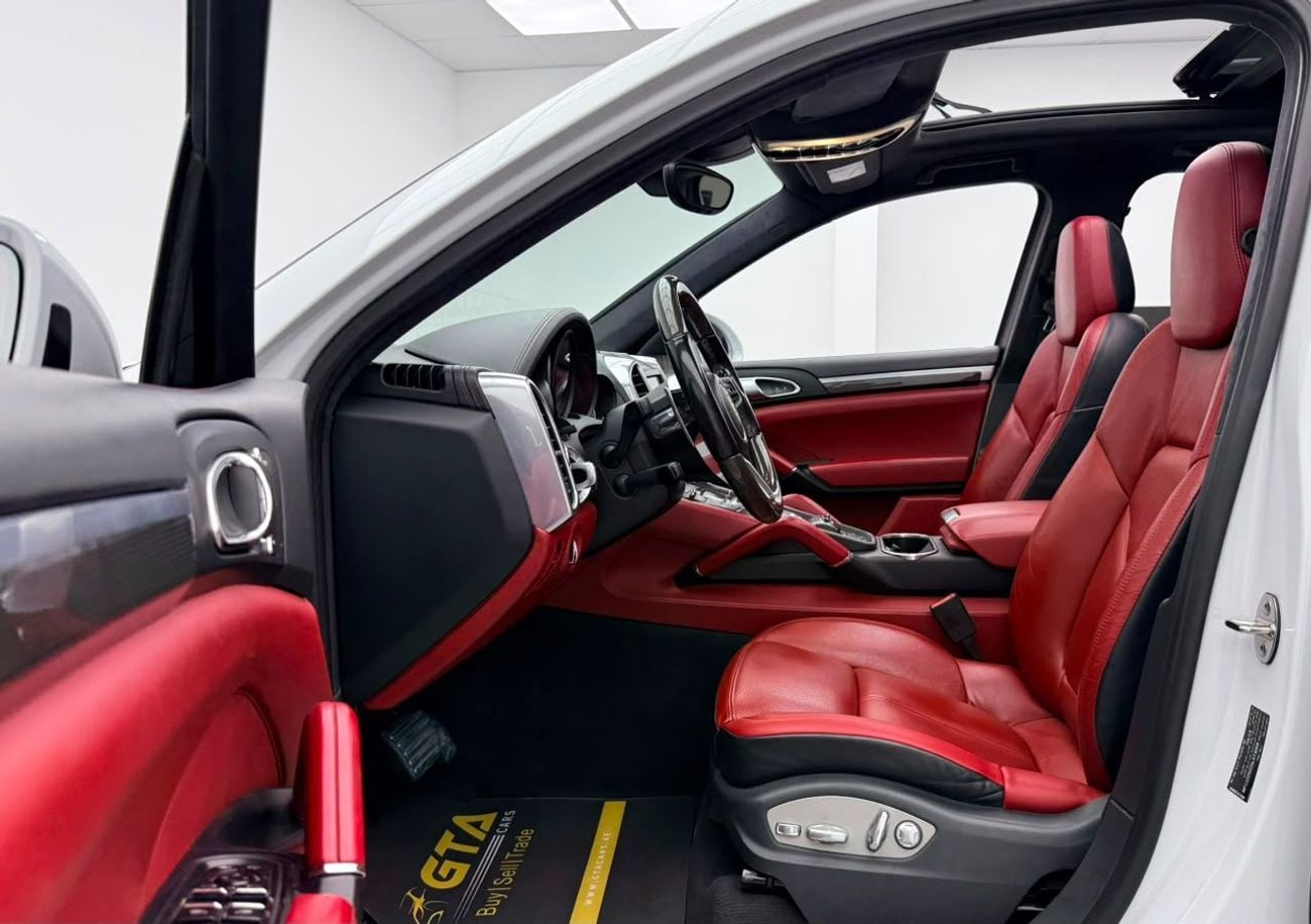 بورش كايان GTS 2016 Porsche Cayenne GTS, Full Service History, Carbon Fiber Interior, Excellent Condition, GCC