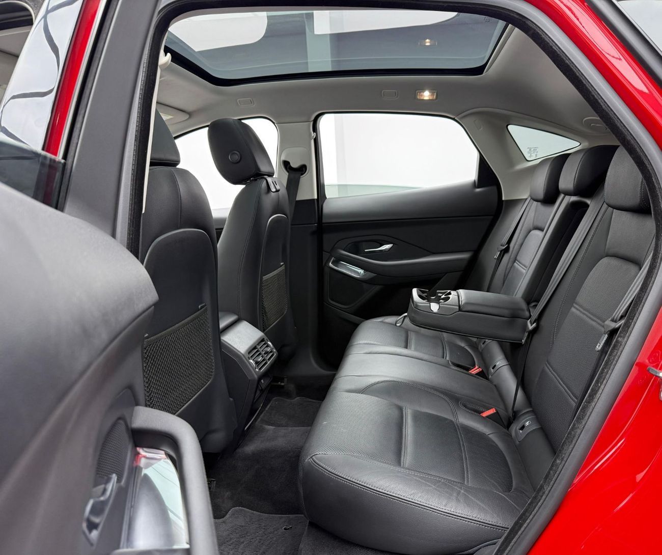 جاكوار E Pace S 2.0L 2019 Jaguar E-Pace P200 S, Warranty, Full Jaguar Service History, GCC