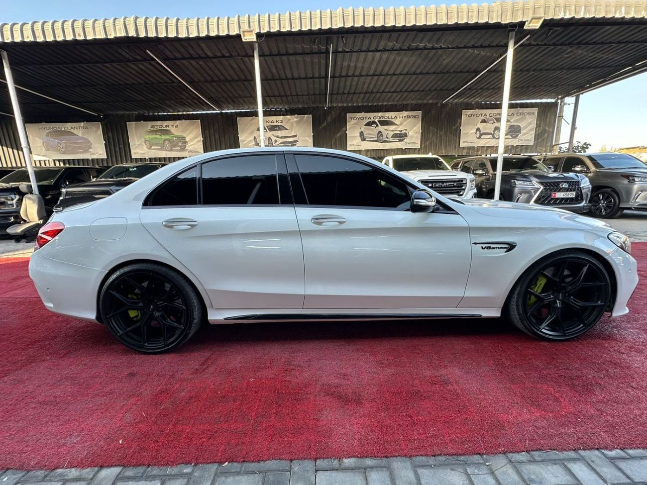 مرسيدس بنز C 63 AMG Std 4.0L Sedan