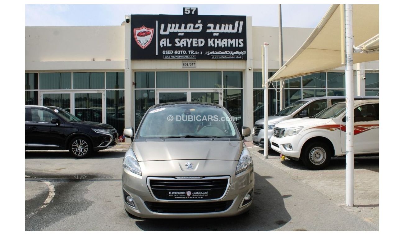 Peugeot 5008 Premium ACCIDENTS FREE - GCC- ORIGINAL PAINT - ENGINE 1600 CC - FULL OPTION - PERFECT CONDITION INSI