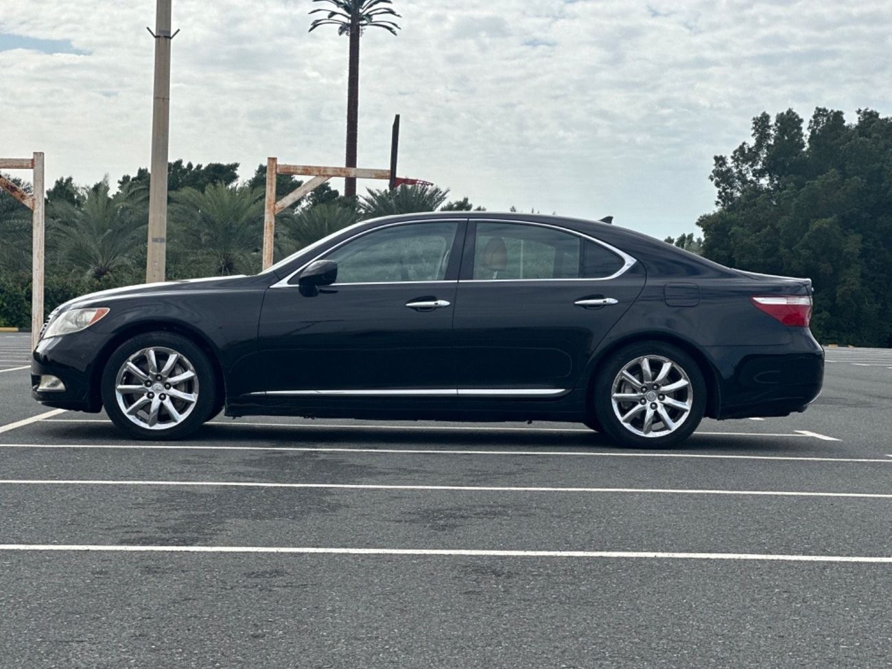 Lexus LS460 MODEL 2008 car perfect condition inside and outside