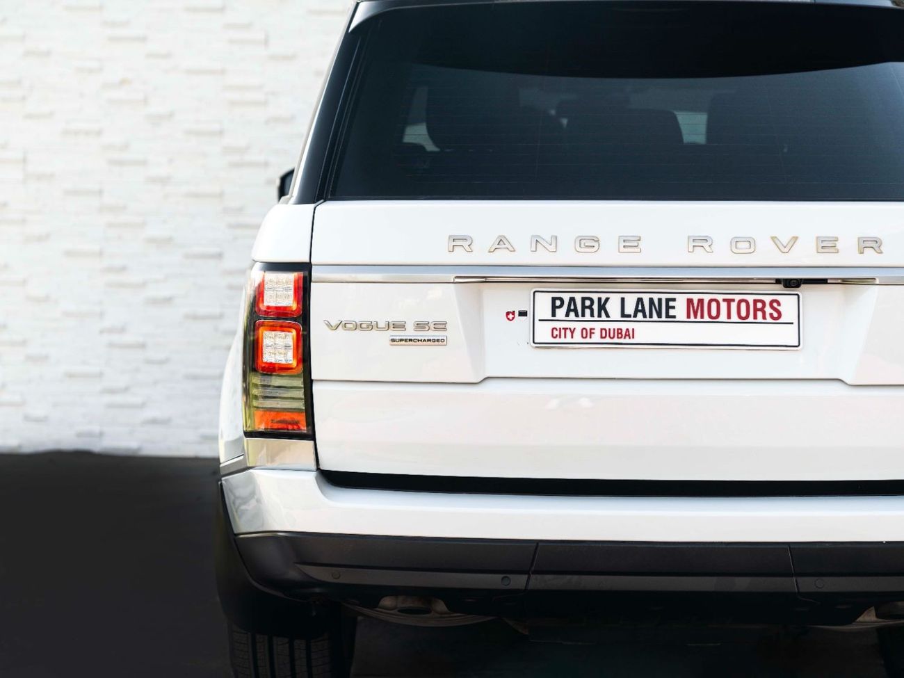 لاند روفر رينج روفر CASH OFFER!!! RANGE ROVER VOGUE HSE 5L V8 AWD LE • GCC SPECS • PRISTINE CONDITION