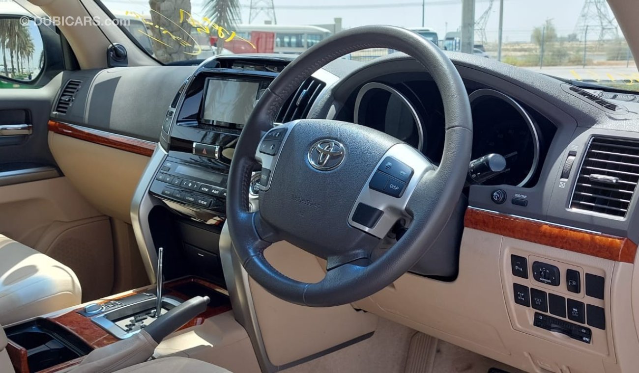 تويوتا لاند كروزر Toyota Landcruiser Petrol Engine model 2015 for sale from Humera motor car very clean and good condi