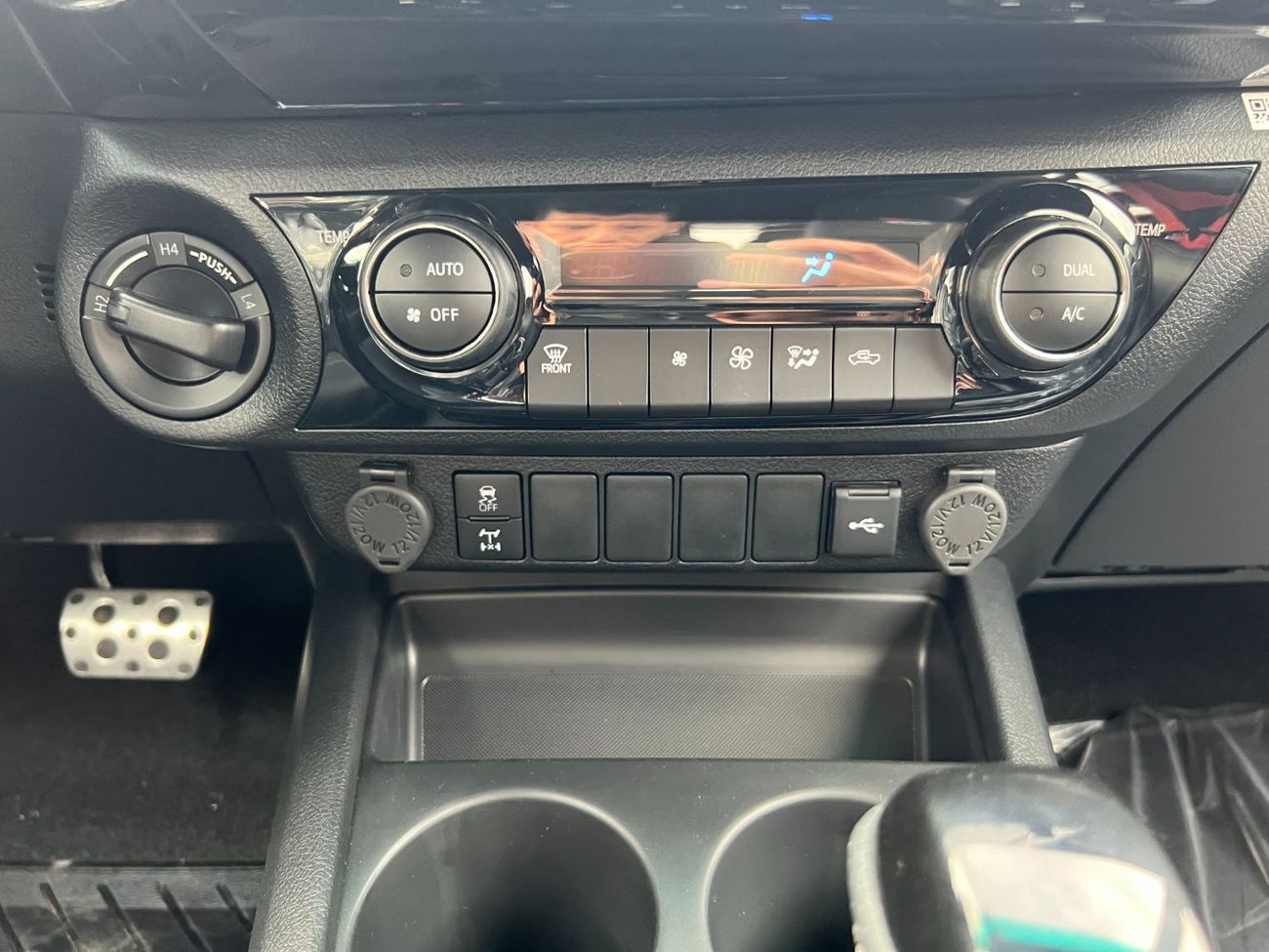 تويوتا هيلوكس EXPORT ONLY - Toyota Hilux GR sport 2025