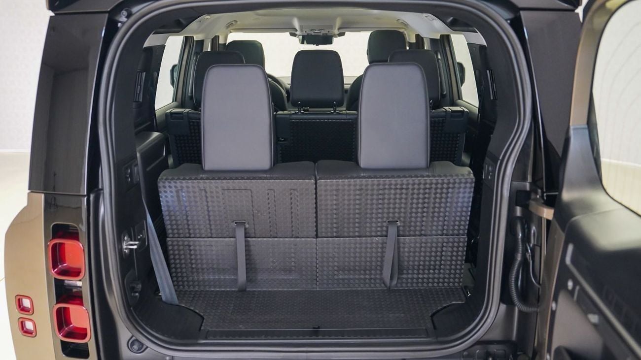 لاند روفر ديفندر P400 110 First Edition 3.0L (7 Seater) Widetrack | AED 3,980 PM | Special Edition, 7 Seats |