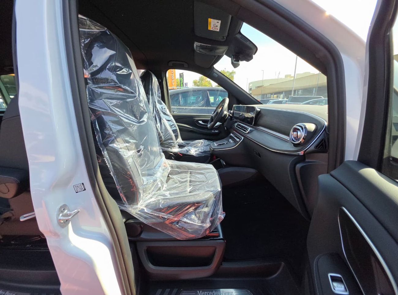 Mercedes-Benz V 300 Avantgarde Under Agency Warranty 2026 GCC