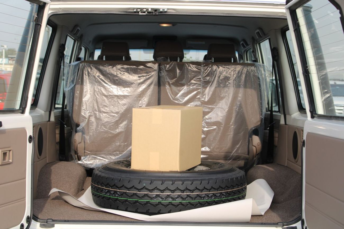 Toyota Land Cruiser 70 TOYOTA LANDCRUISER 76 2.8L V6 DIESEL GRADE E MANUAL