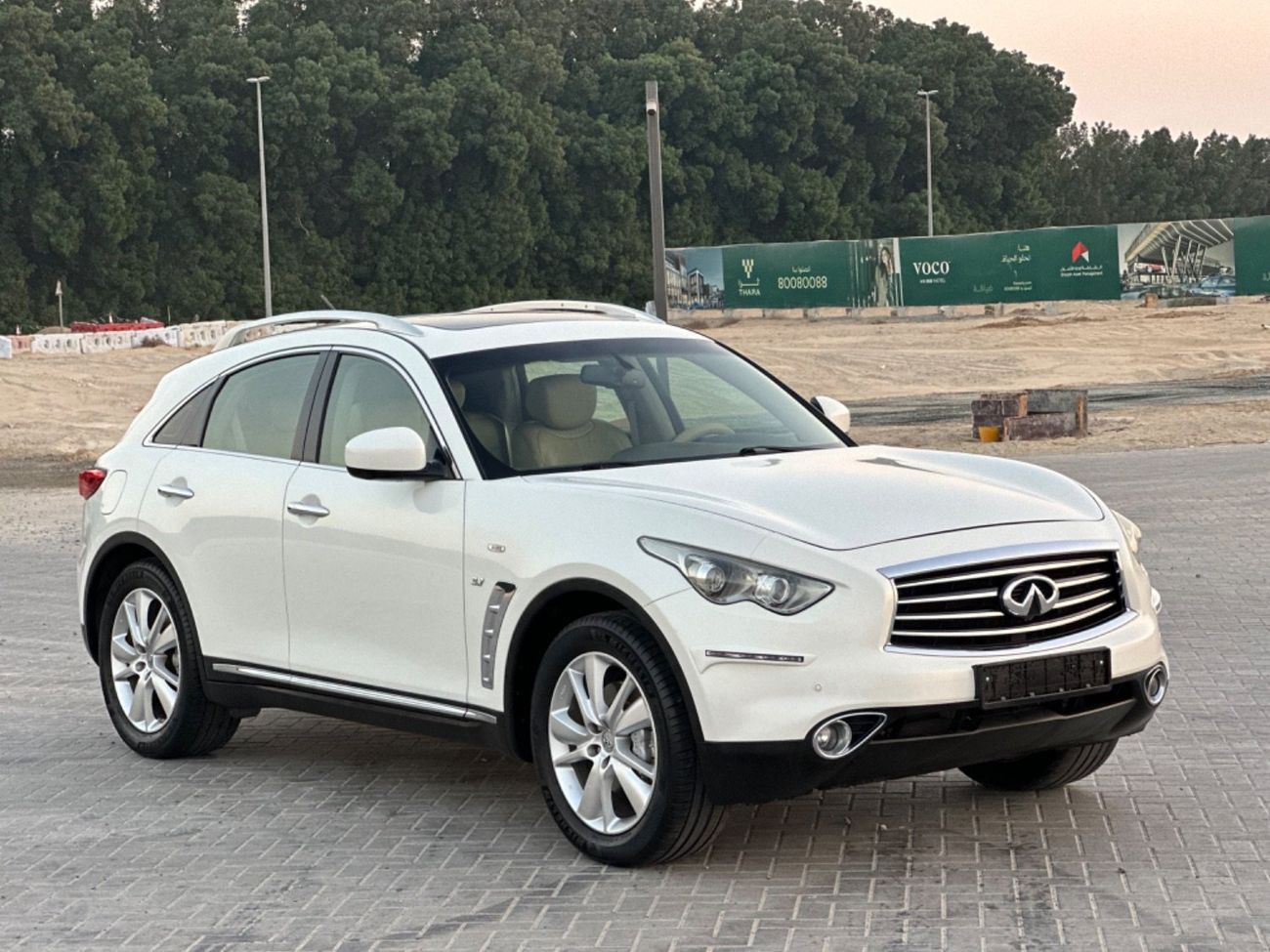 Infiniti QX70 MODEL 2017 GCC CAR PERFECT CONDITION INSIDE AND OUT SIDE FULL OPTION SUN ROOF LEATHER SEATS 5 camera