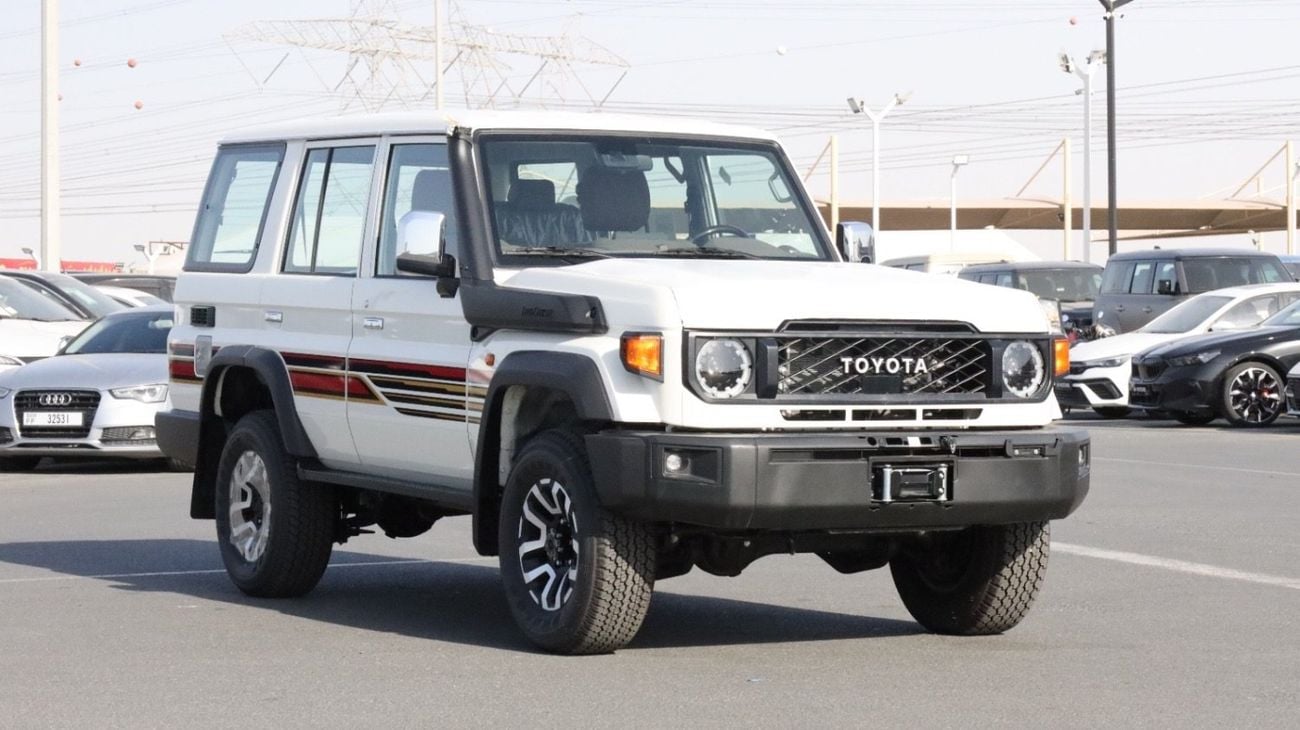 Toyota Land Cruiser 70 VXR 4.0L (5 Door)