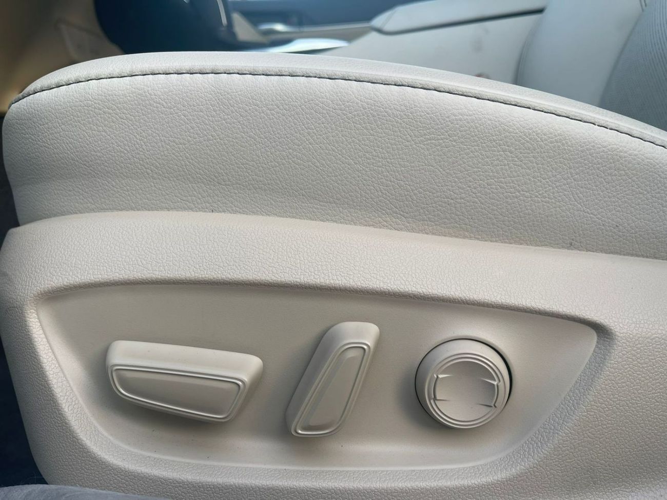 Toyota Camry 2022 CAMRY 2.5L GLEX (FULL OPTION)GCC